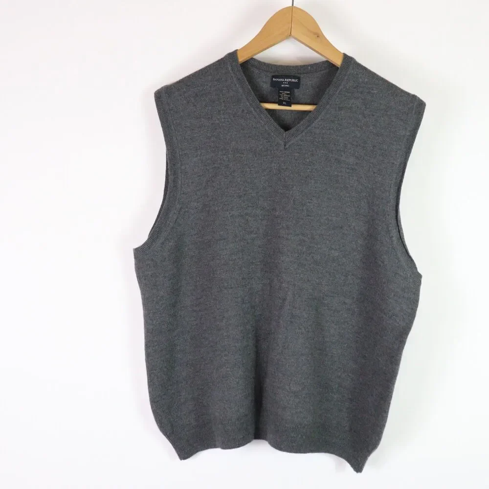 Banana Republic 100% Merino Wool Vest size XL